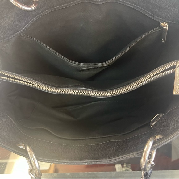 CHANEL GRAND SHOPPER BLACK CAVIAR LEATHER-PREOWNED - Picture 14 of 15